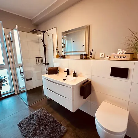 Niederberg - Moderner Style Trifft Gemuetliche Natuerlichkeit Apartment *